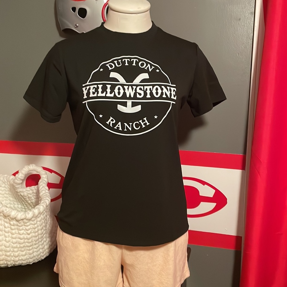 🎉Now In Stock! Yellowstone TV Show Short Sleeve T-Shirt! Dutton Ranch! - Picture 3 of 4